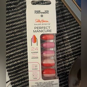 3/$10 - DIANE VON FURSTENBERG x SallyHansen
SALON EFFECTS PERFECT MANICURE
